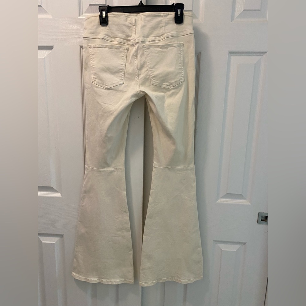 Free People | Penny | Pull-On Bell Bottom Flare Jeans | White | 30 - Picture 6 of 14